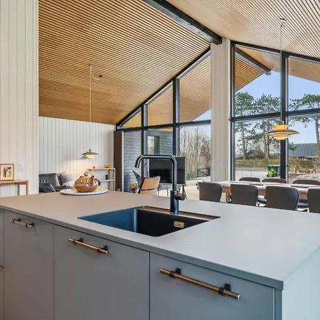 Stylish And Modern With Large Terraces And Private Bathing Jetty Just A Few Minutes Walk From The Child-friendly Handrup And 펜션 에벨토프트