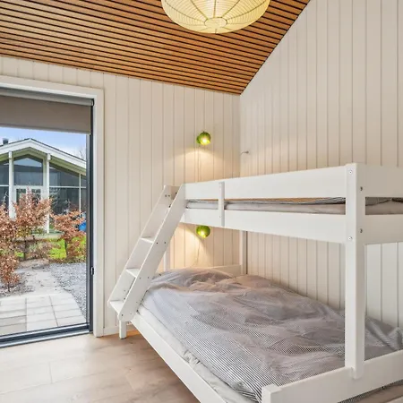 Stylish And Modern With Large Terraces And Private Bathing Jetty Just A Few Minutes Walk From The Child-friendly Handrup And 펜션
