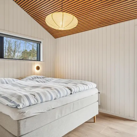펜션 Stylish And Modern With Large Terraces And Private Bathing Jetty Just A Few Minutes Walk From The Child-friendly Handrup And
