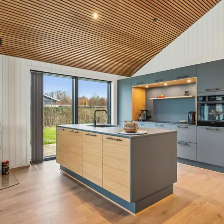 Stylish And Modern With Large Terraces And Private Bathing Jetty Just A Few Minutes Walk From The Child-friendly Handrup And 에벨토프트