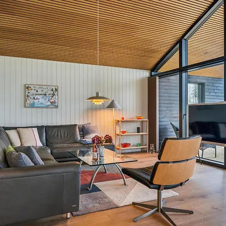 Stylish And Modern With Large Terraces And Private Bathing Jetty Just A Few Minutes Walk From The Child-friendly Handrup And 펜션 에벨토프트