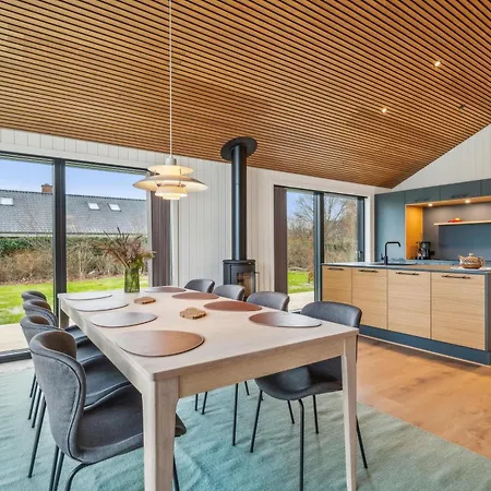 Stylish And Modern With Large Terraces And Private Bathing Jetty Just A Few Minutes Walk From The Child-friendly Handrup And 펜션 에벨토프트