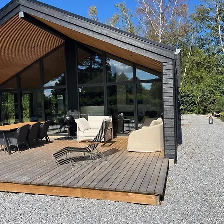 펜션 Stylish And Modern With Large Terraces And Private Bathing Jetty Just A Few Minutes Walk From The Child-friendly Handrup And *